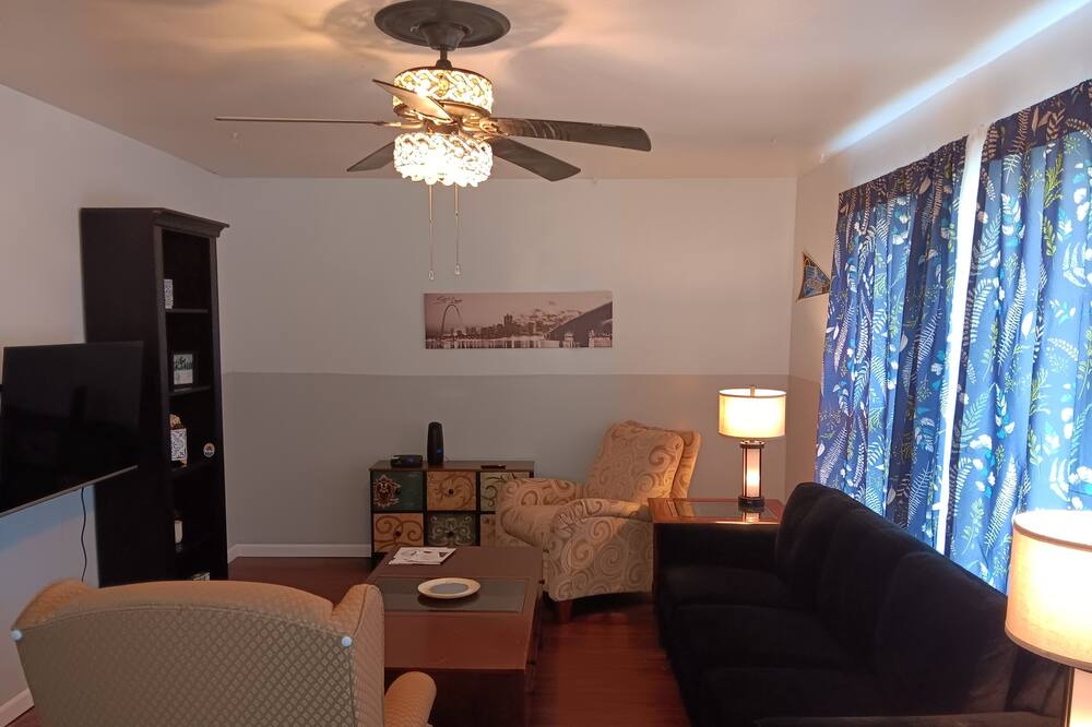 Photo of Livingroom in Granite City