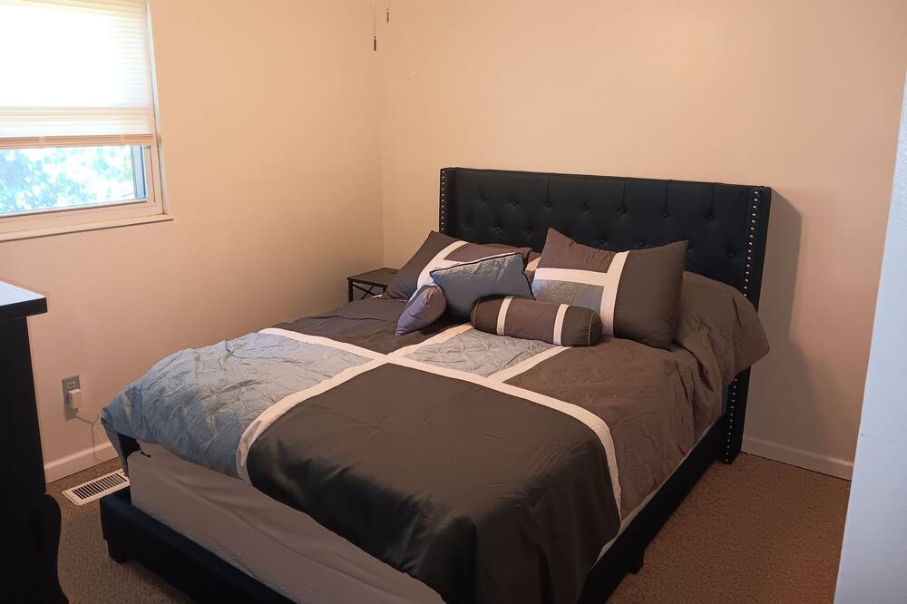 Photo of Bedroom in Granite City