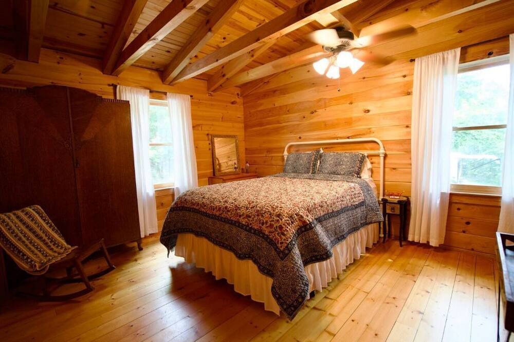 Photo of Bedroom in Spencer