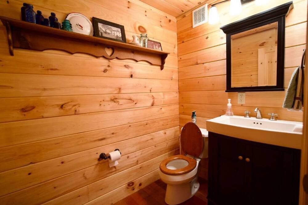 Photo of Bathroom in Spencer