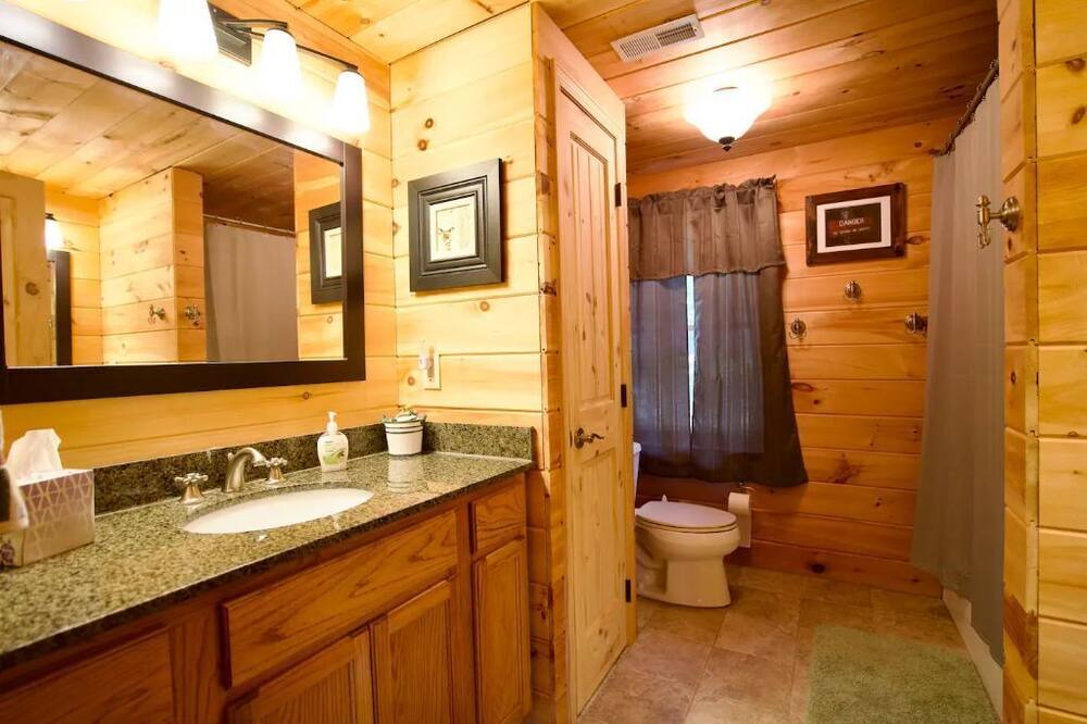 Photo of Bathroom in Spencer