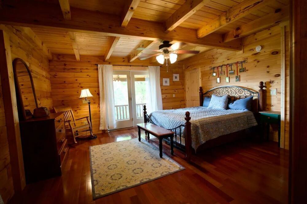 Photo of Bedroom in Spencer