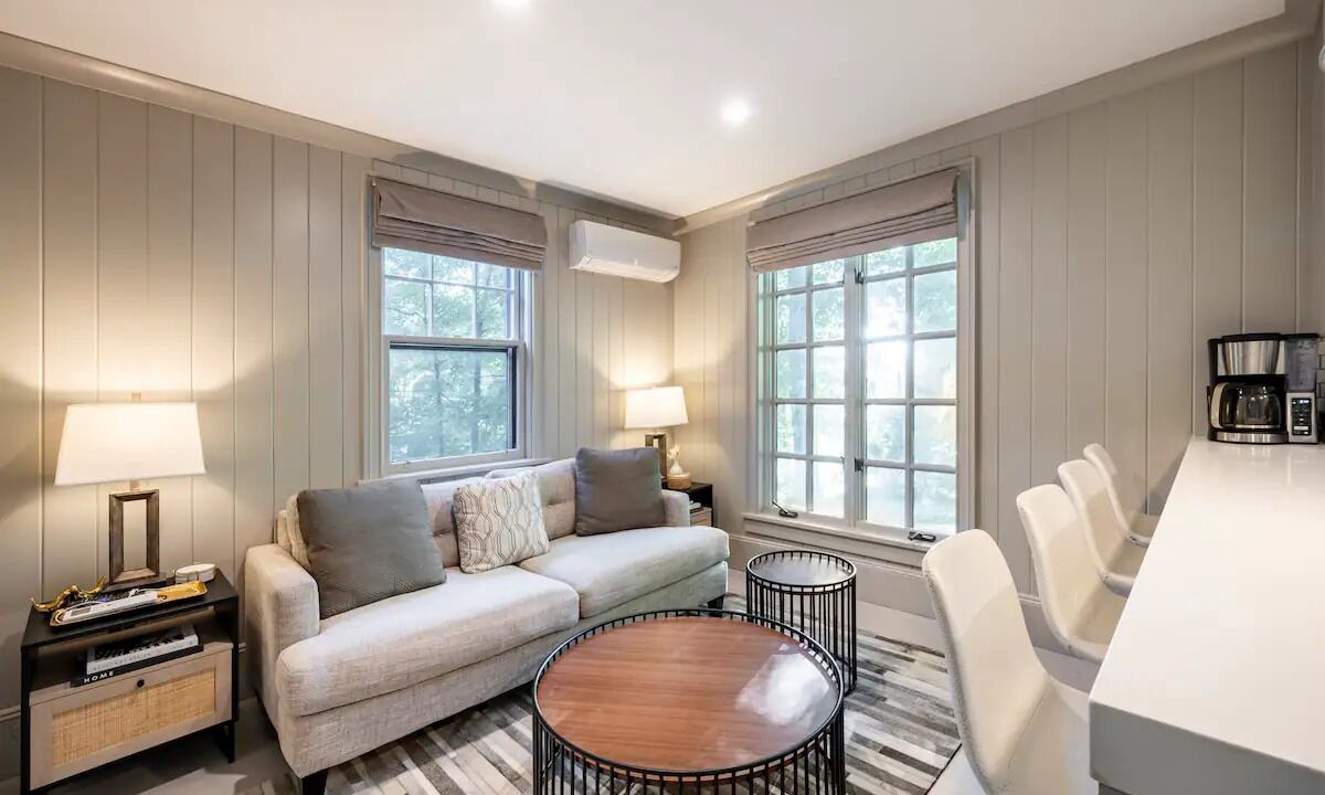 Photo of Livingroom in Bedford
