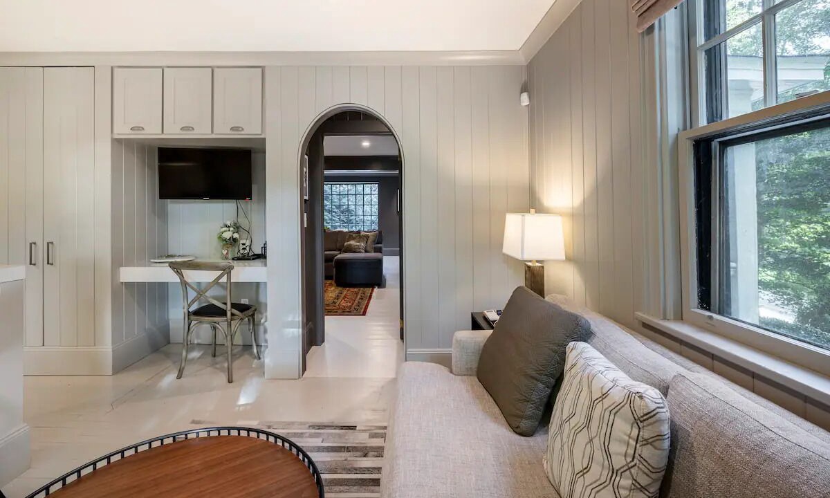 Photo of Livingroom in Bedford