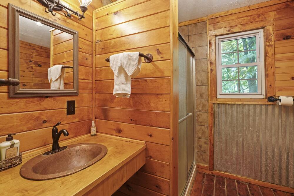 Photo of Bathroom in Hallsville