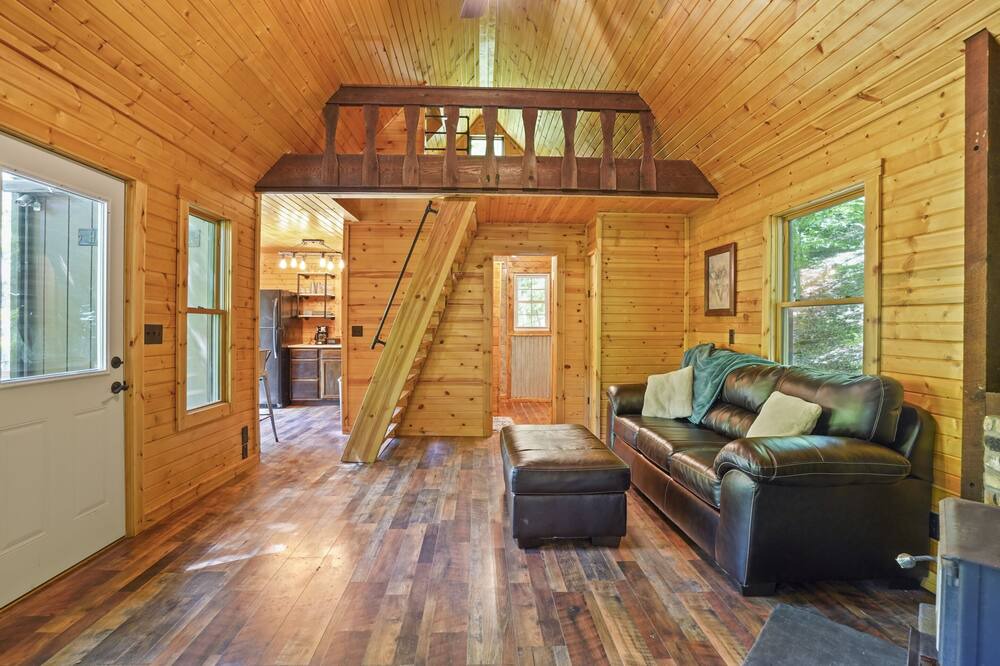 Photo of Bedroom in Hallsville