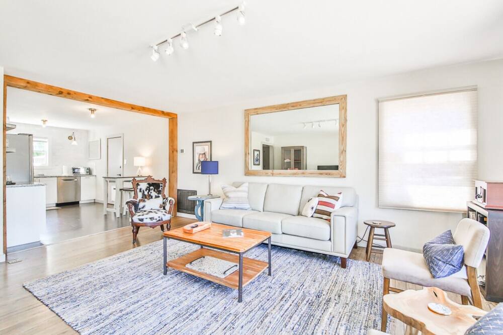 Photo of Livingroom in Heart of Lubbock