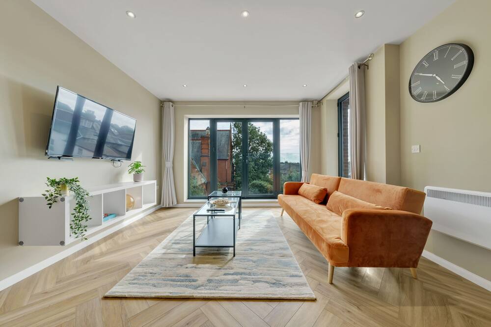 Photo of Livingroom in Elthorne