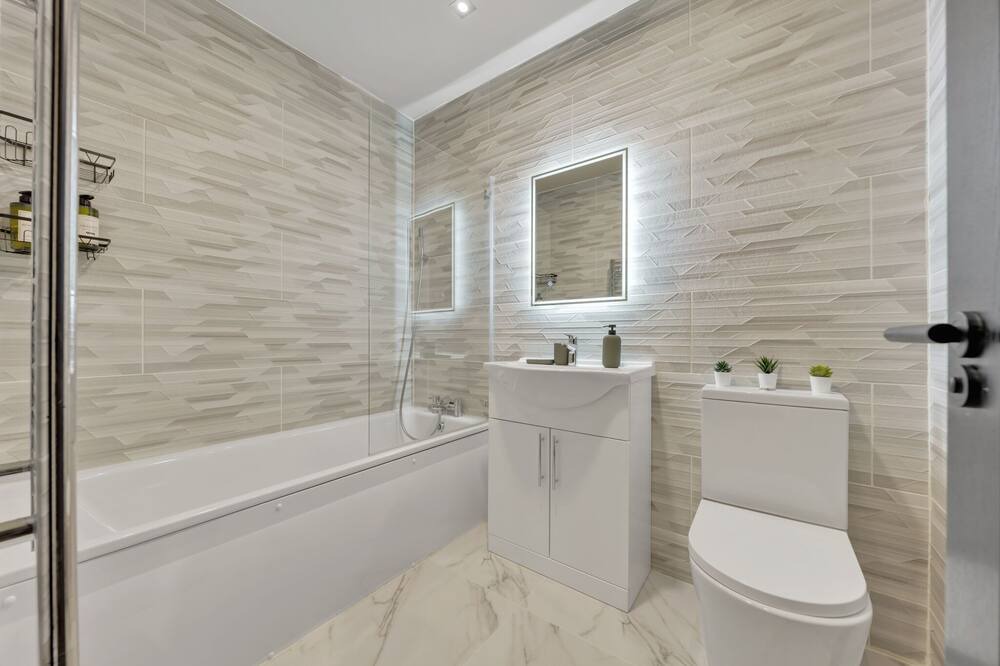 Photo of Others in Elthorne