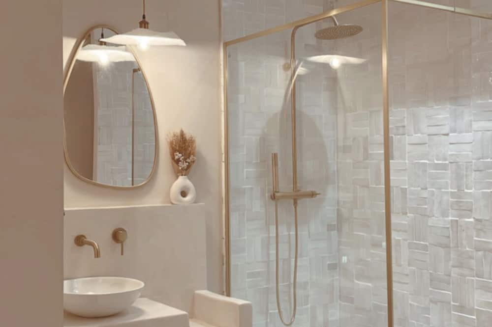 Photo of Bathroom in Descartes