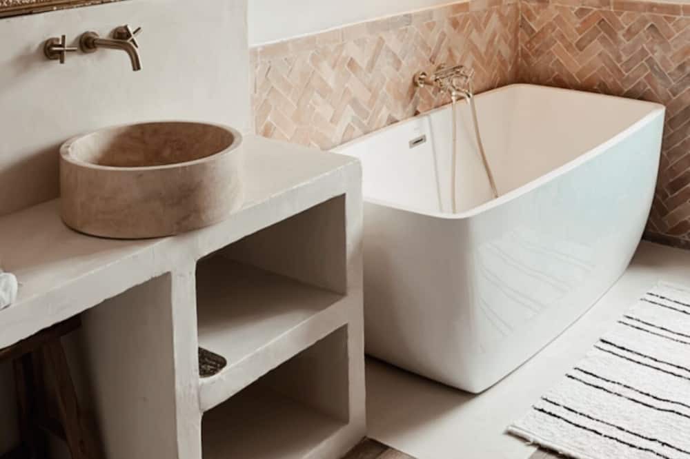Photo of Bathroom in Descartes
