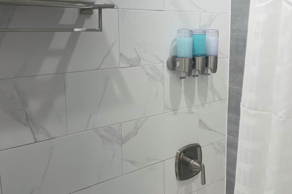 Photo of Bathroom in Williamsbridge