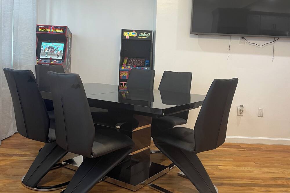 Photo of Others in Williamsbridge