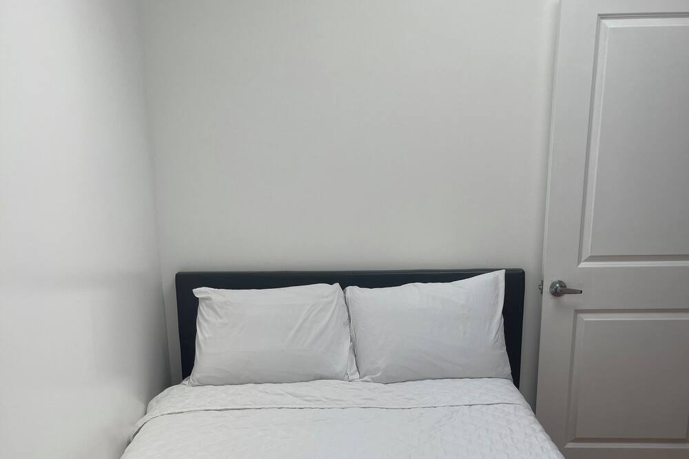 Photo of Bedroom in Williamsbridge