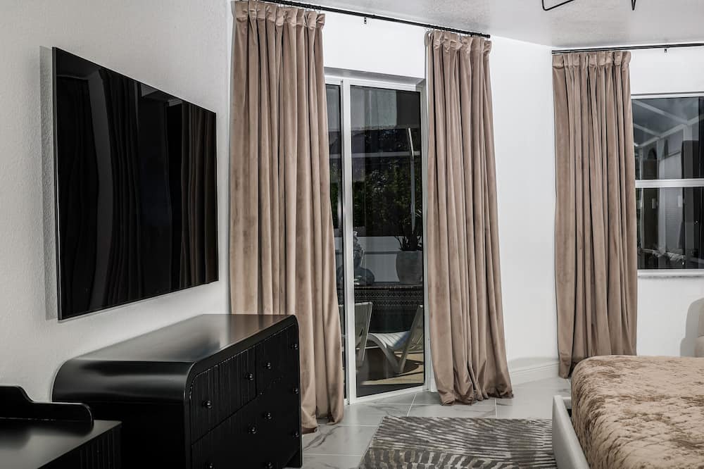 Photo of Bedroom in Englewood East
