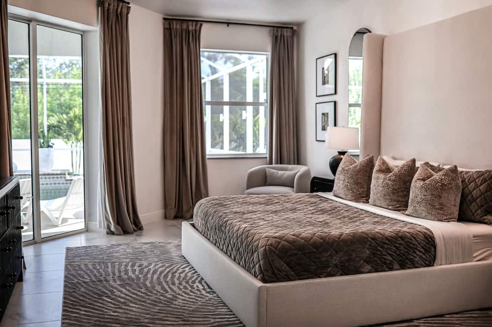 Photo of Bedroom in Englewood East