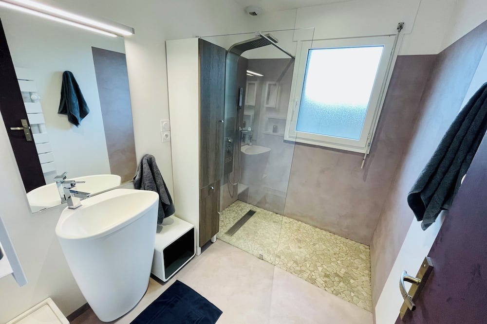 Photo of Bathroom in Rignac