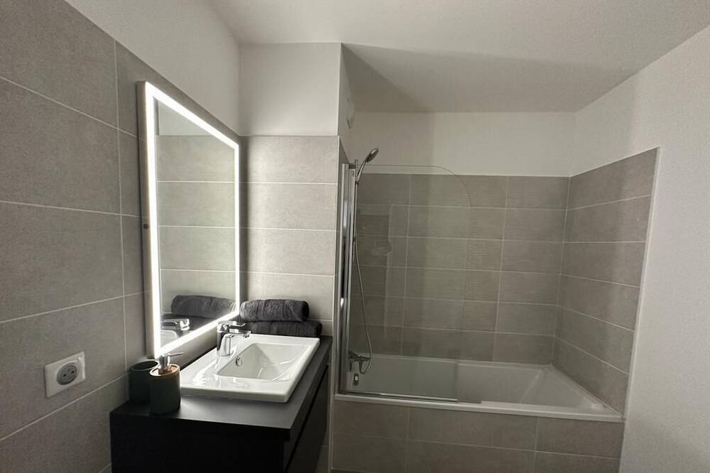 Photo of Bathroom in Saint-Jean-de-Vedas