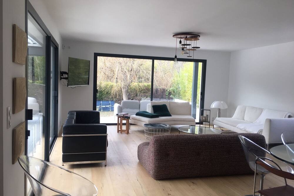 Photo of Livingroom in Saint-Clement-de-Riviere