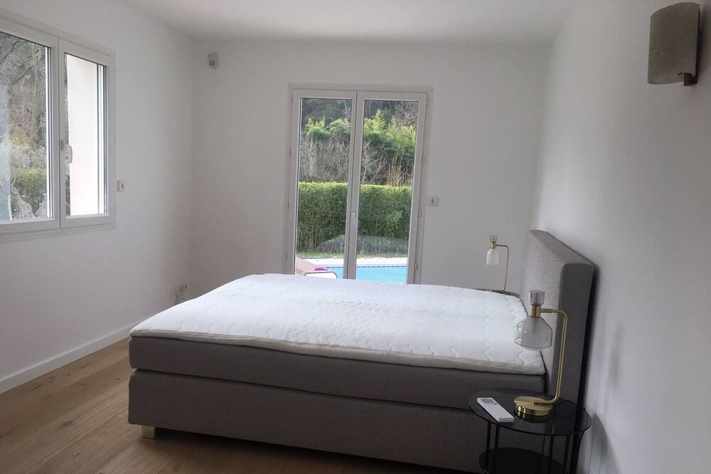 Photo of Bedroom in Saint-Clement-de-Riviere
