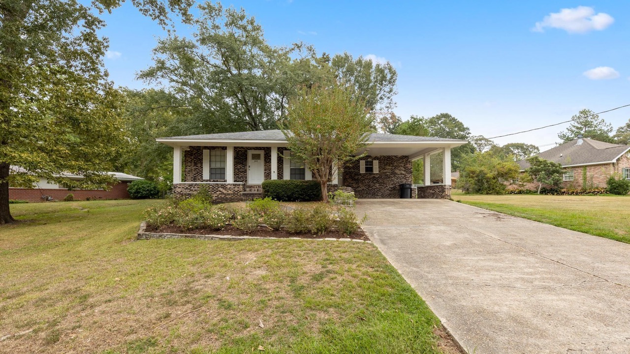 Photo of Outdoor in Hattiesburg