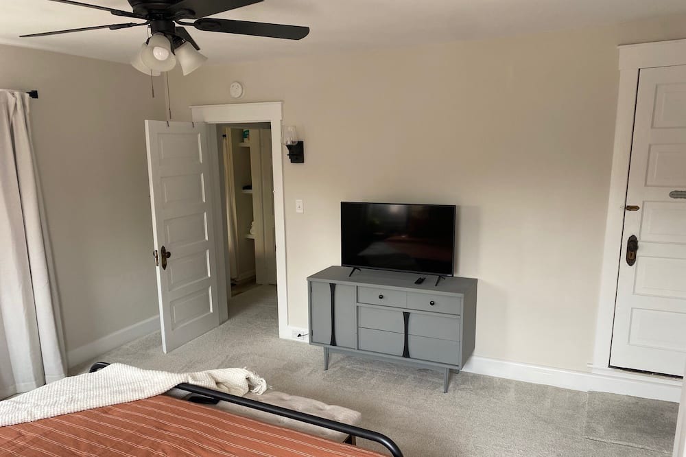 Photo of Bedroom in West Reading