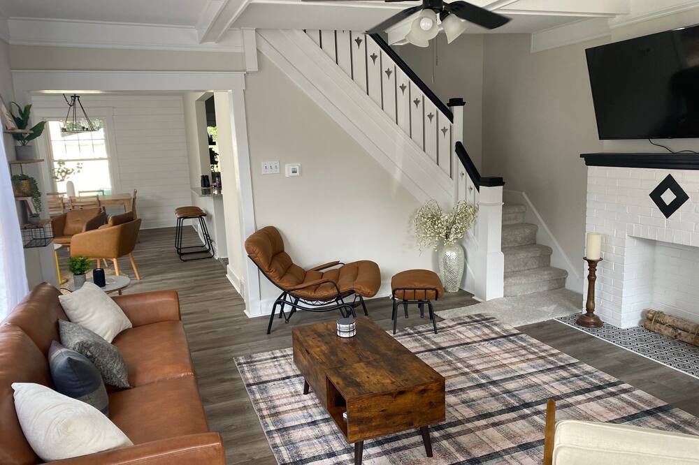 Photo of Livingroom in West Reading