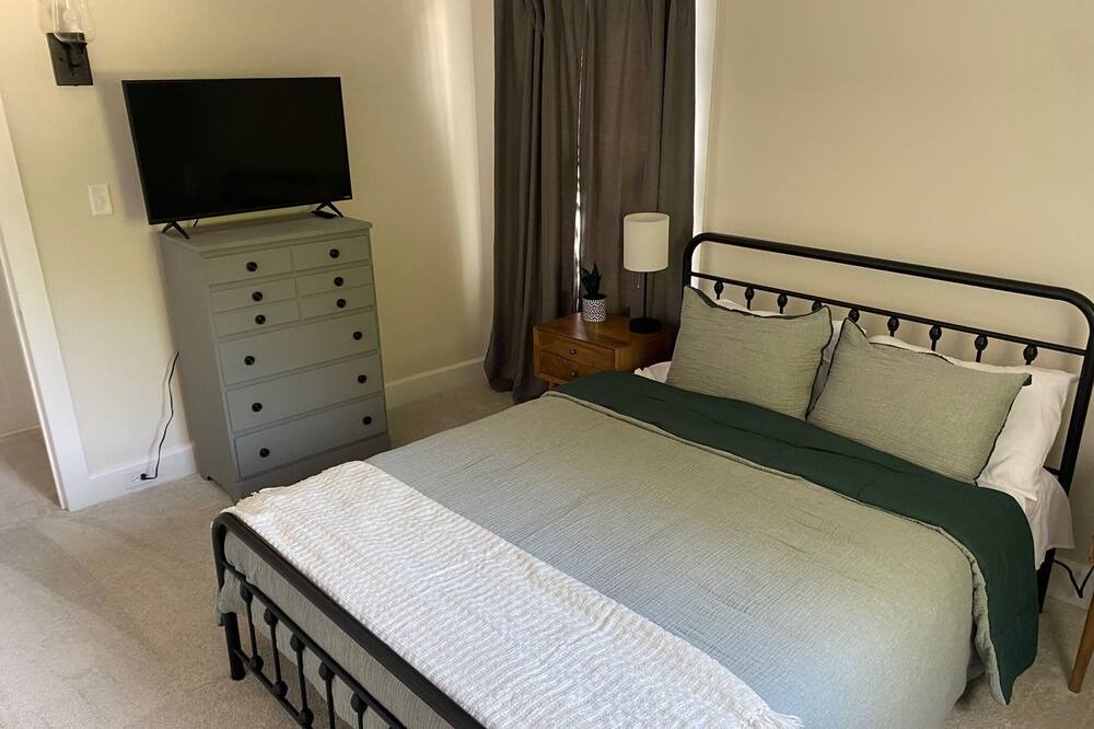 Photo of Bedroom in West Reading