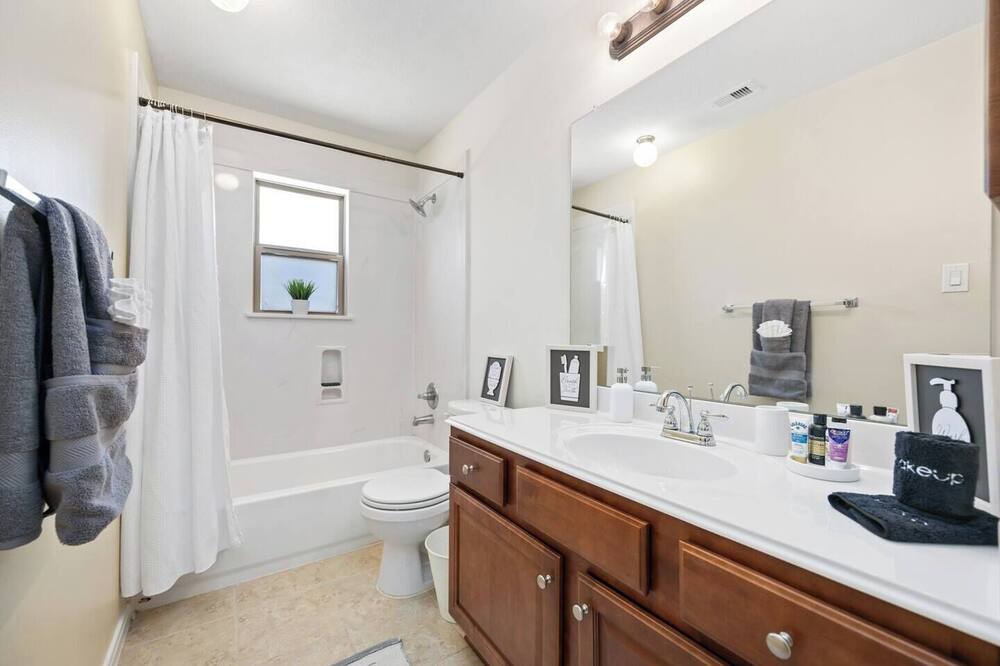 Photo of Bathroom in Manvel