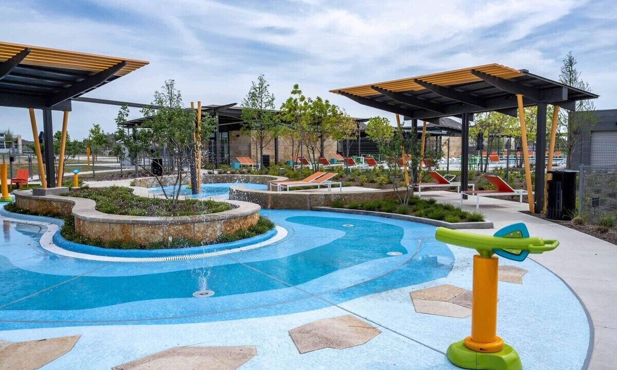 Photo of Outdoor in Aubrey