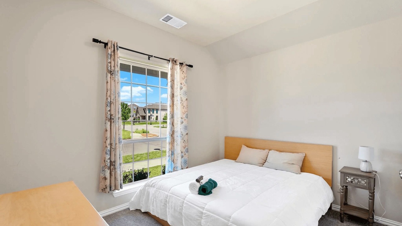Photo of Bedroom in Aubrey