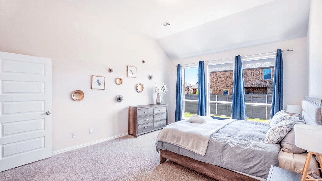 Photo of Bedroom in Aubrey