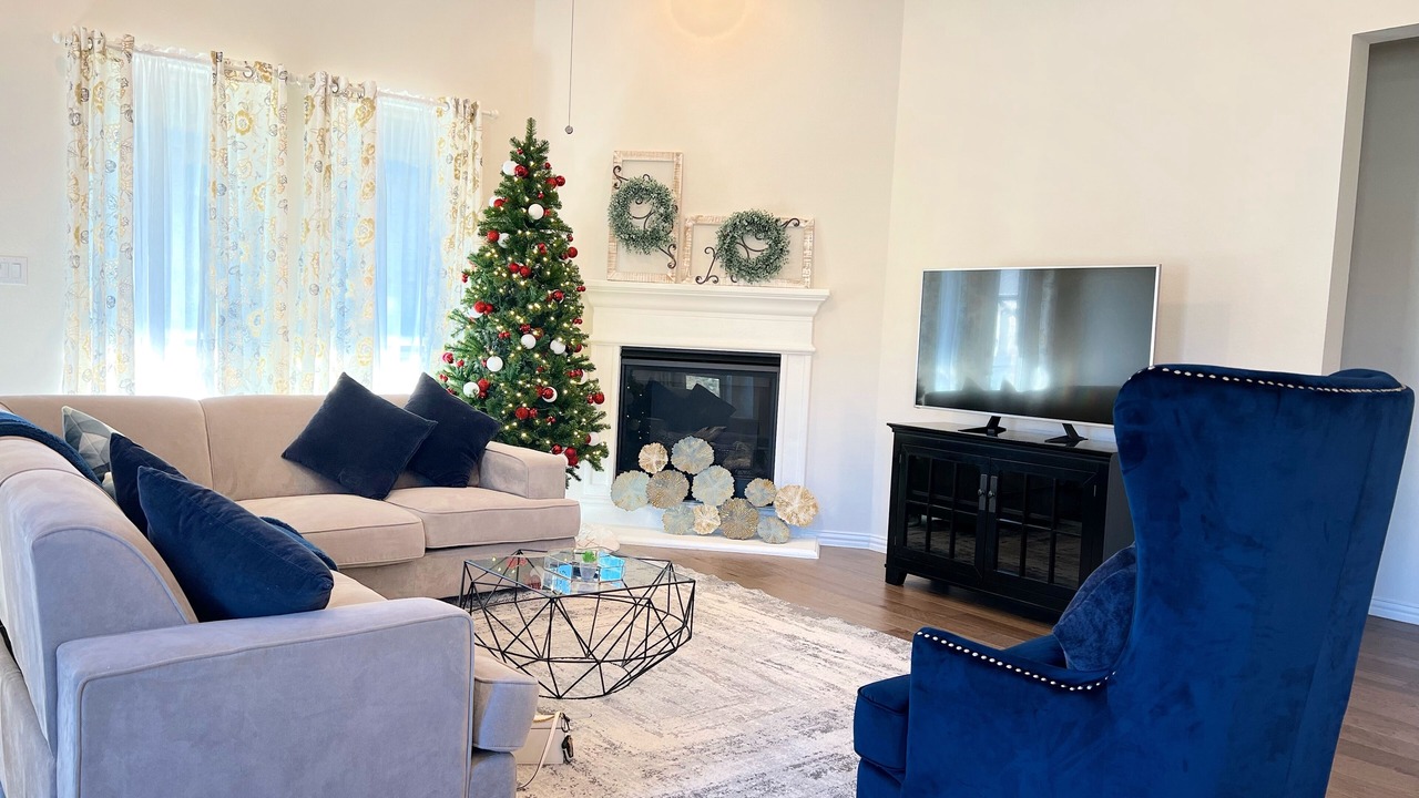 Photo of Livingroom in Aubrey