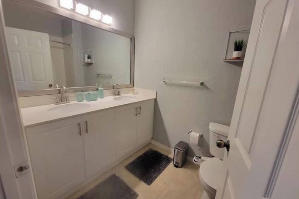 Photo of Bathroom in Thonotosassa