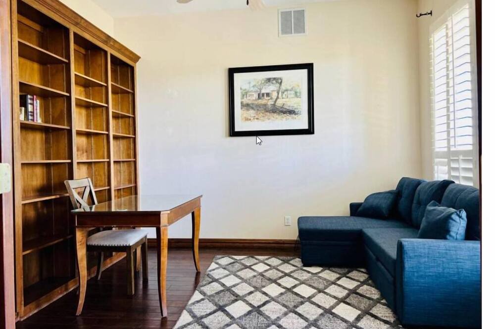 Photo of Livingroom in Fate
