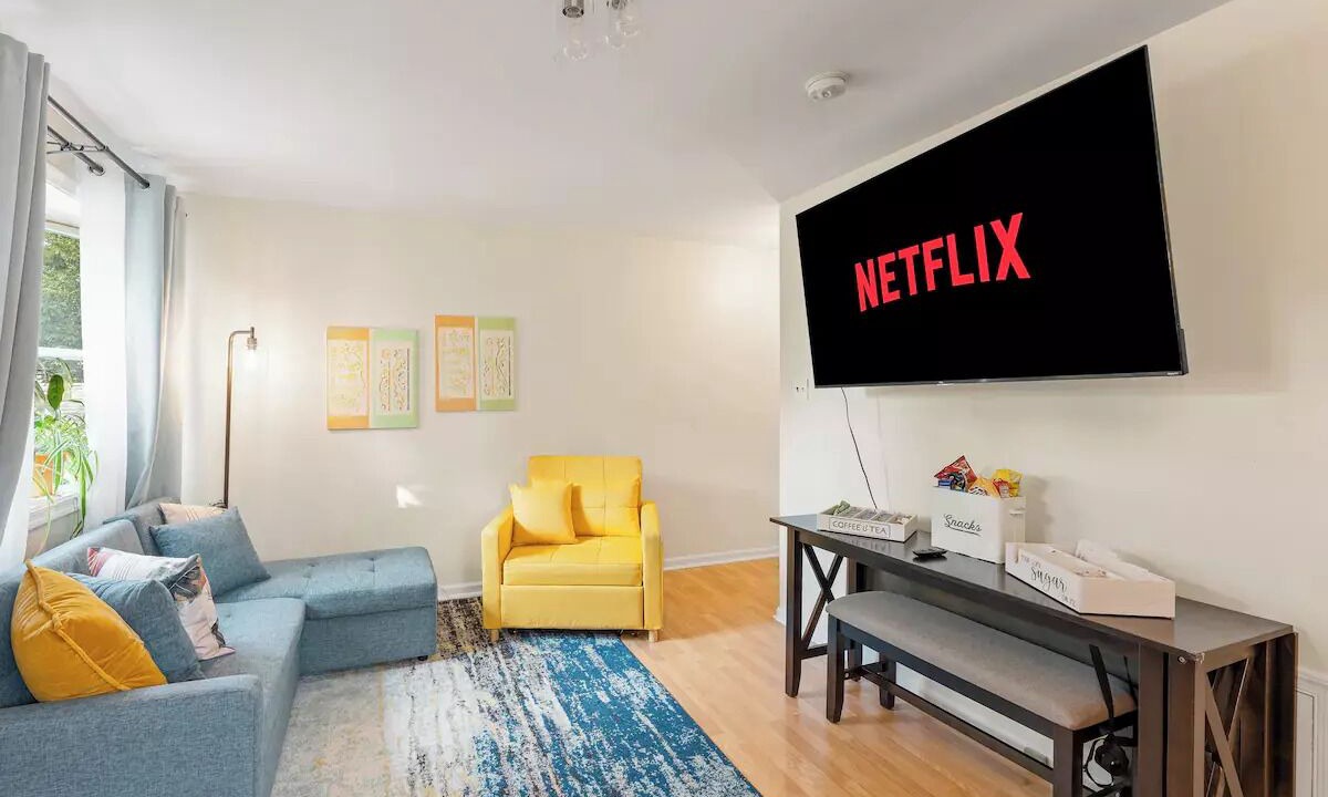 Photo of Livingroom in Foxcroft Square