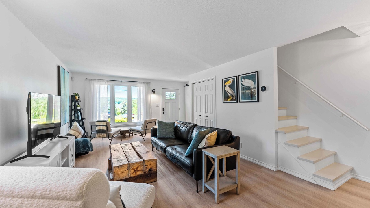 Photo of Livingroom in Penetanguishene