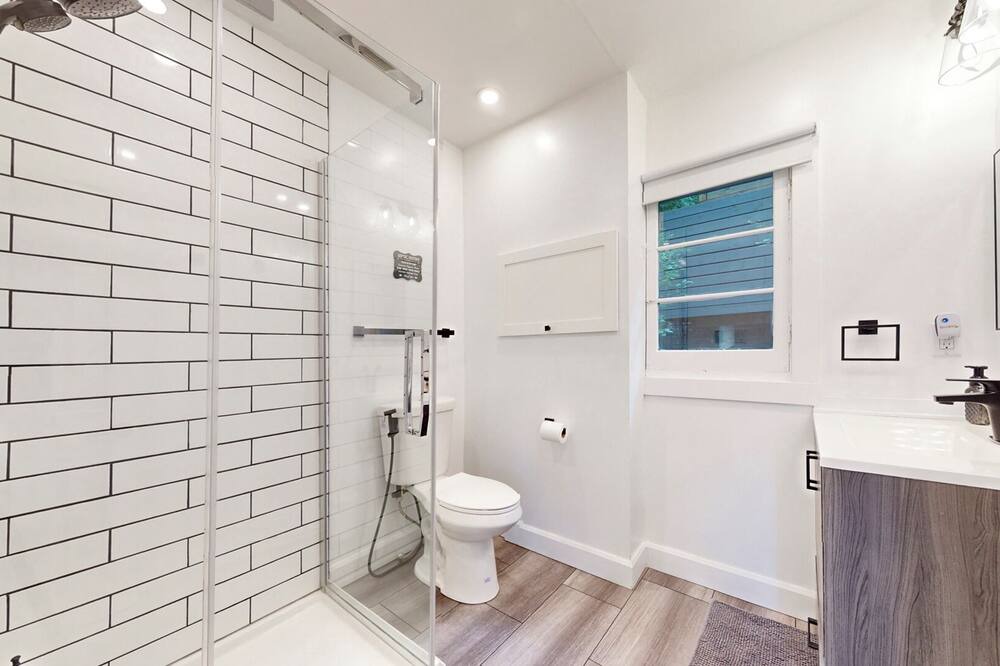 Photo of Bathroom in Roseneath