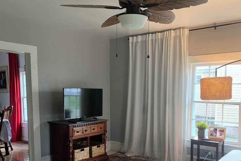 Photo of Livingroom in Edenton