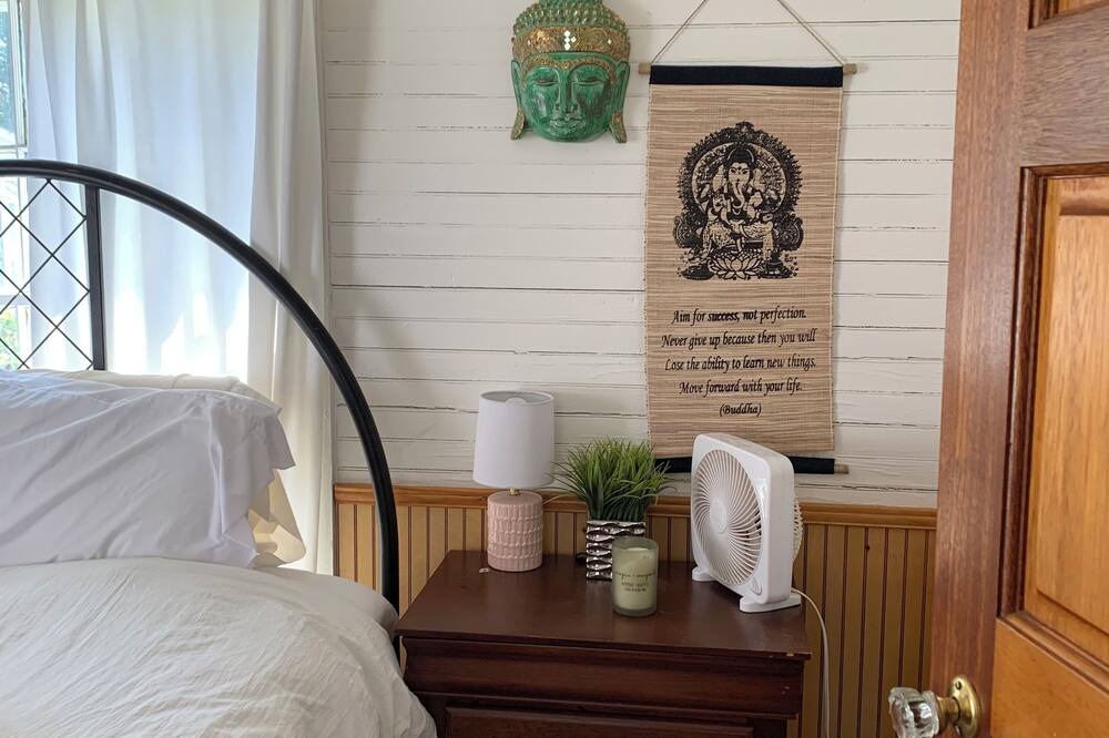 Photo of Bedroom in Edenton