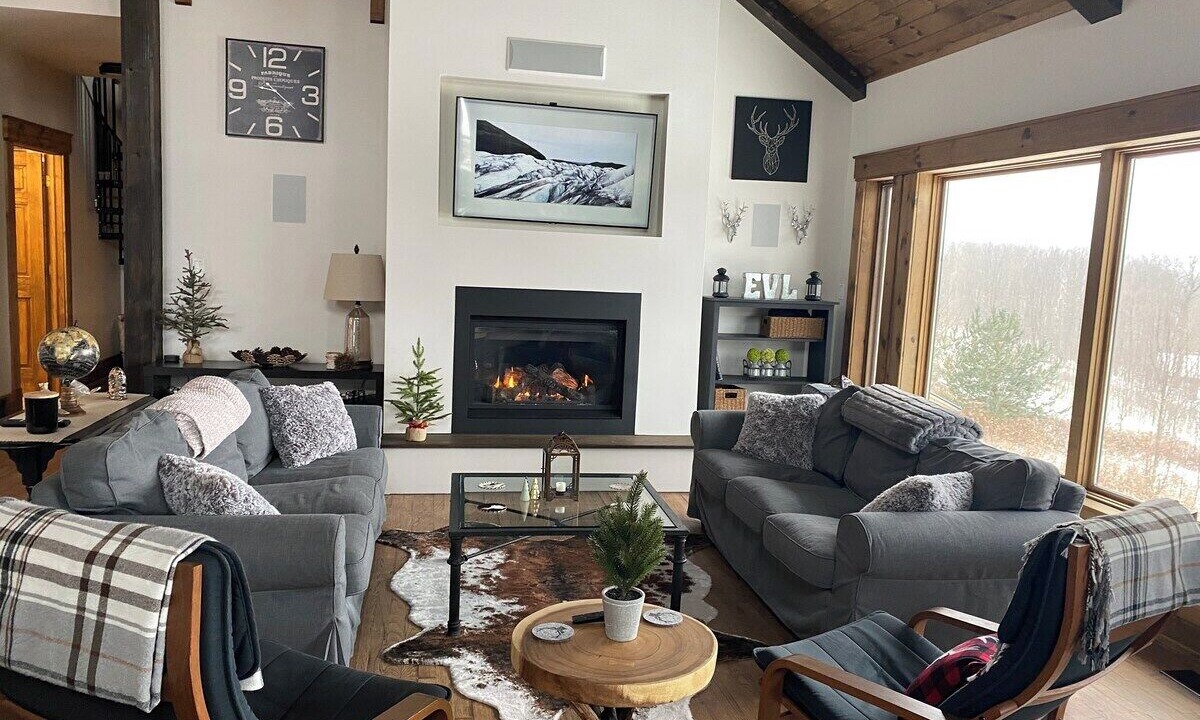 Photo of Livingroom in Ellicottville
