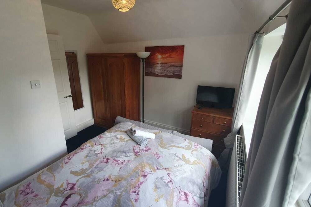 Photo of Bedroom in Luton