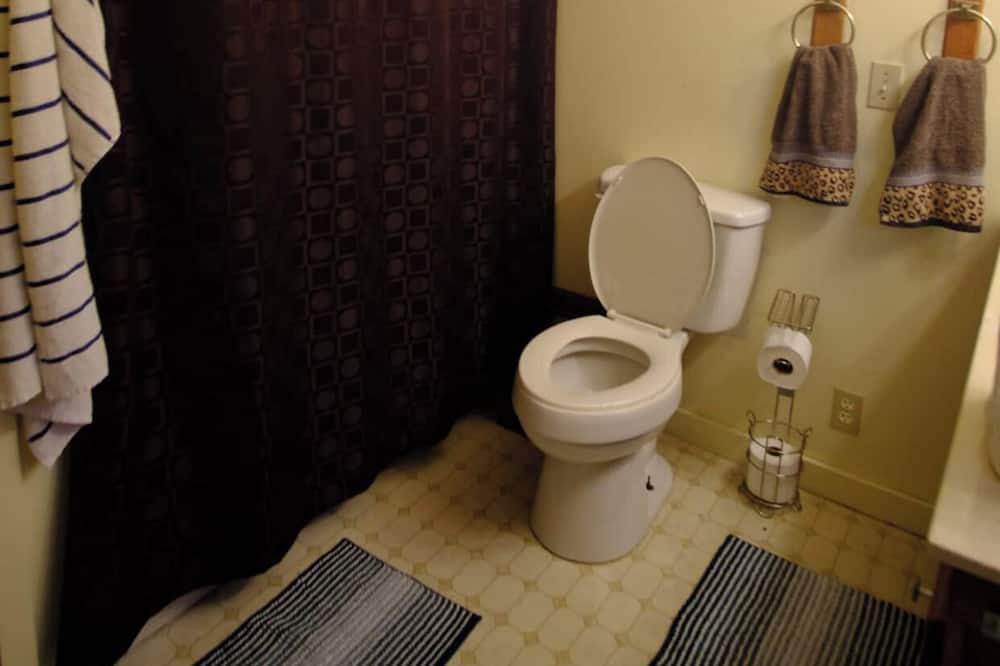 Photo of Bathroom in Hendersonville