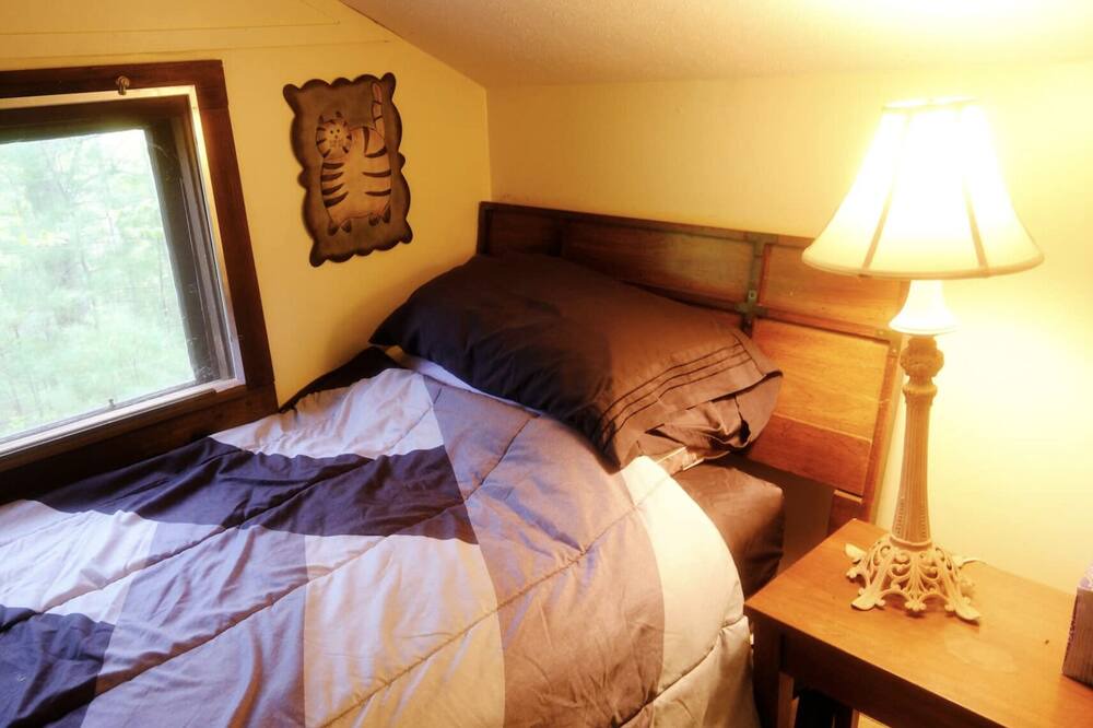 Photo of Bedroom in Hendersonville