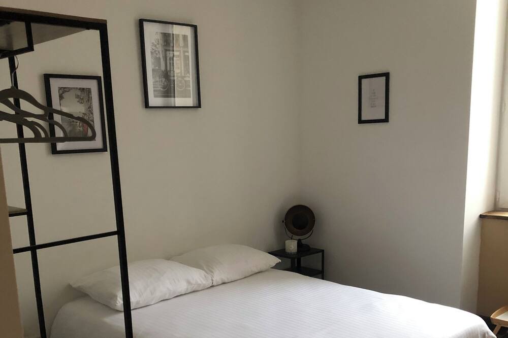 Photo of Bedroom in Digoin