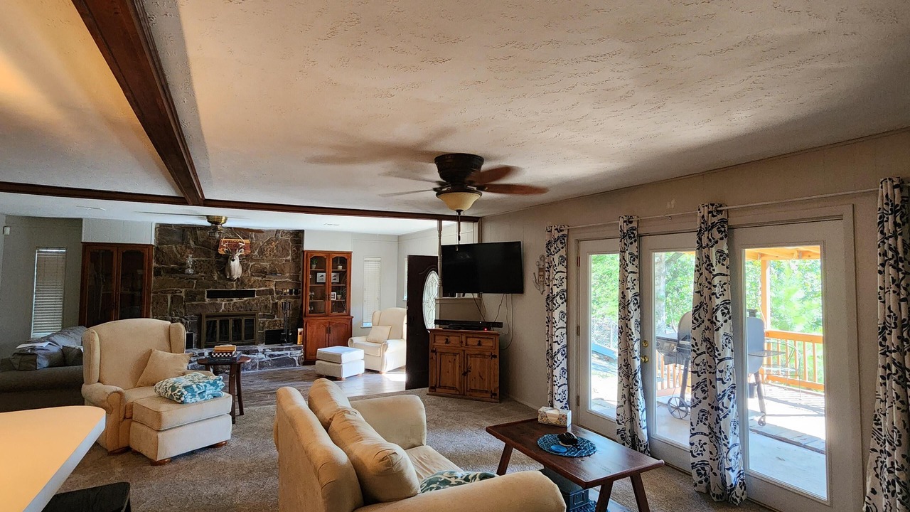 Photo of Livingroom in Canadian