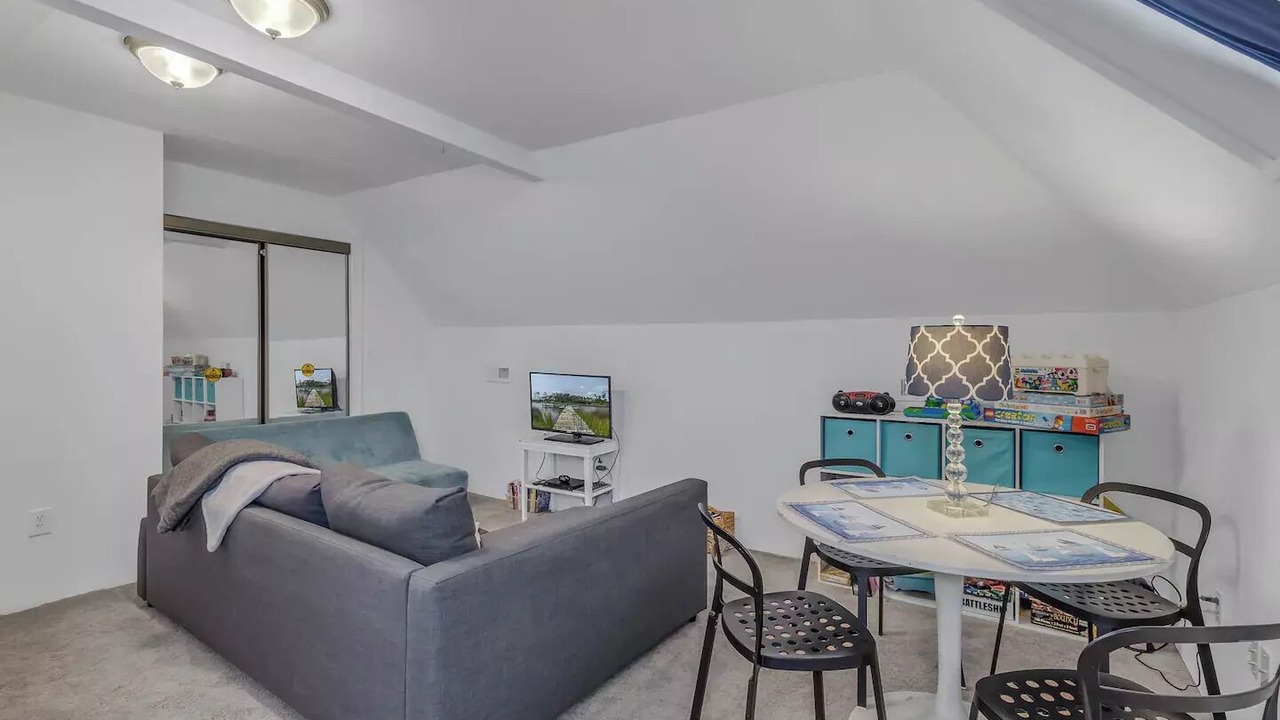 Photo of Livingroom in Windmill Point