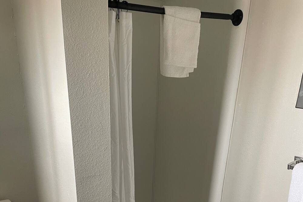 Photo of Bathroom in Artesia