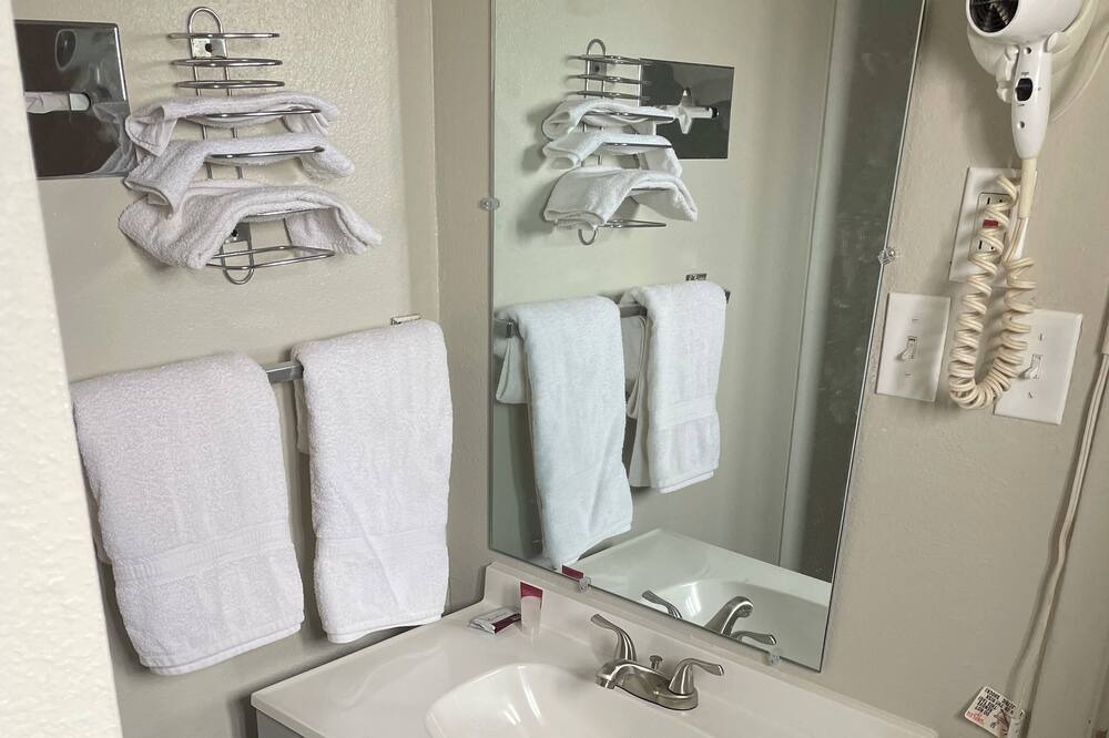 Photo of Bathroom in Artesia