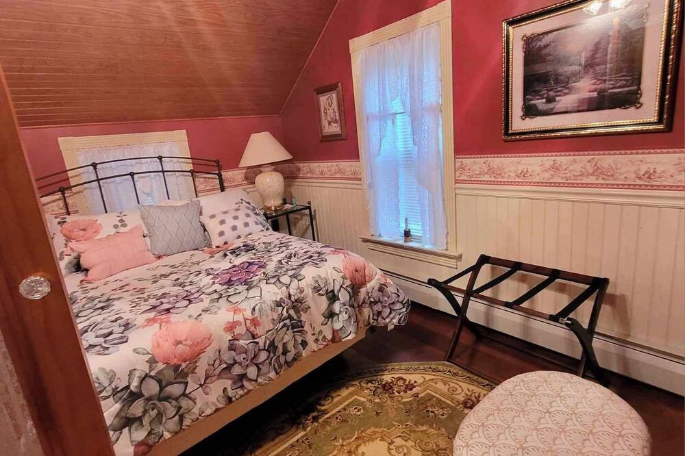 Photo of Bedroom in Mount Gretna Heights